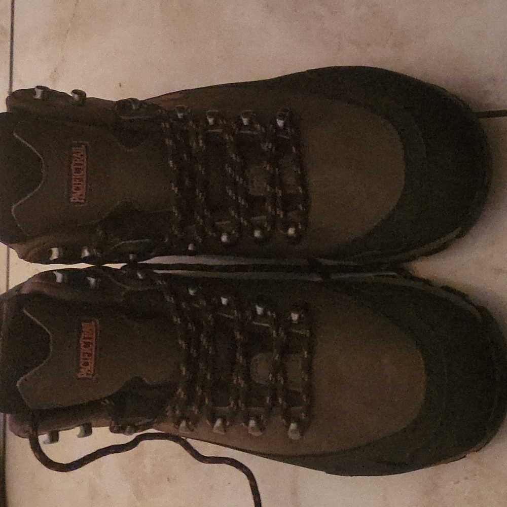 Shoes - Picture 2 of 3